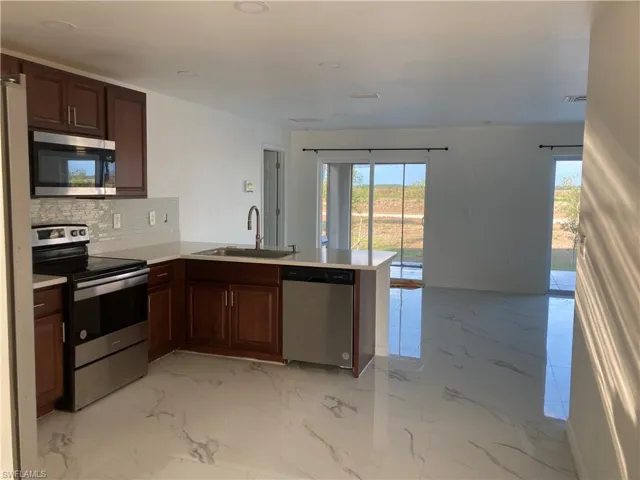 142  Plantation  DR, Labelle, FL 33935