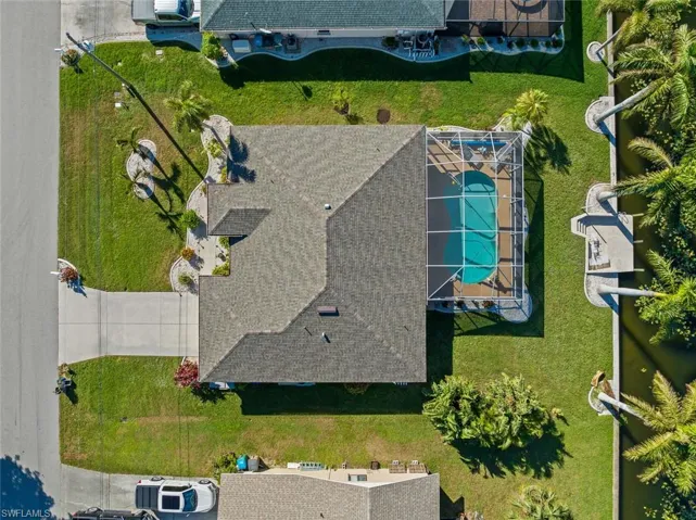 Birds eye view of property