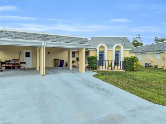 9 Regency Ct, Lehigh Acres, Florida 33936