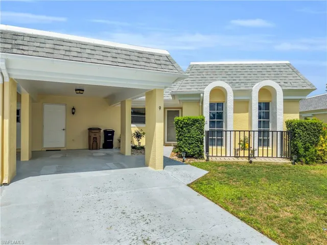 9 Regency Ct, Lehigh Acres, Florida 33936