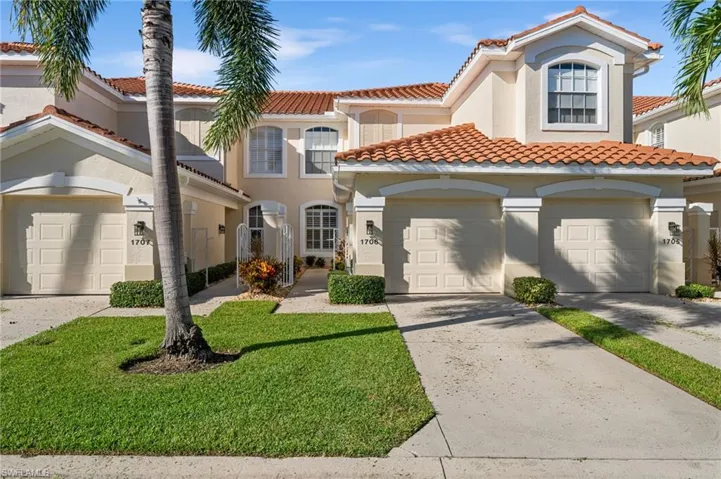 This condo offers a 1 car attached garage for a car, golf cart and or all of your beach/pool toys!