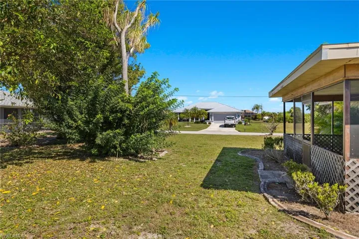 122 NE 20th PL, CAPE CORAL FL 33909