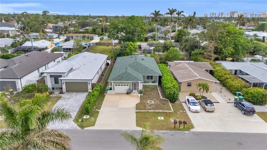 Birds eye view of property