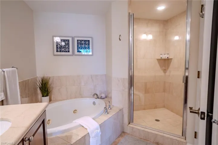 1045 Sandpiper St G203, Naples, Florida 34102