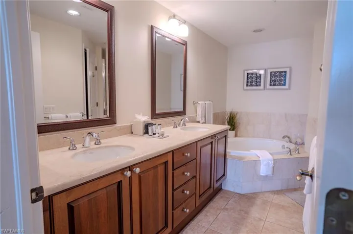 1045 Sandpiper St G203, Naples, Florida 34102