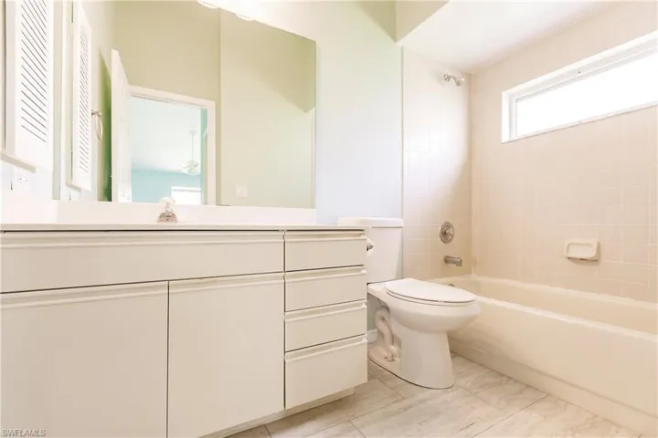 917 Charlemagne Blvd, Naples Fl 34112