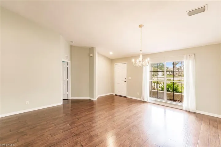 917 Charlemagne Blvd, Naples Fl 34112