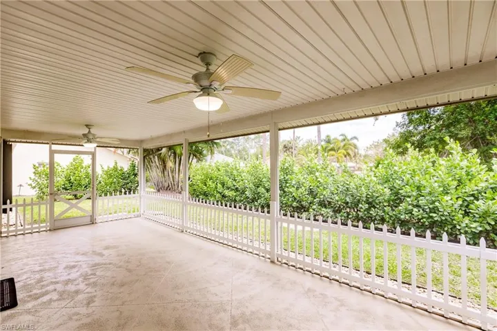 917 Charlemagne Blvd, Naples Fl 34112
