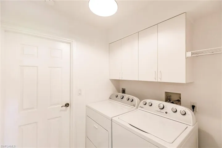 917 Charlemagne Blvd, Naples Fl 34112