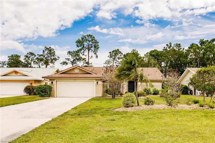 917 Charlemagne Blvd, Naples Fl 34112
