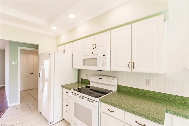 917 Charlemagne Blvd, Naples Fl 34112
