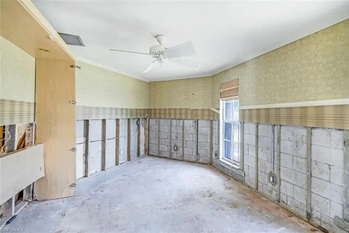 Surrounding community featuring visible vents and ceiling fan