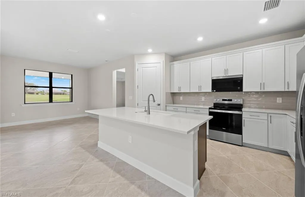 3056 Weston Manor DR, Alva, FL 33920,225028857