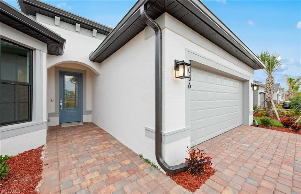 3056 Weston Manor DR, Alva, FL 33920,225028857