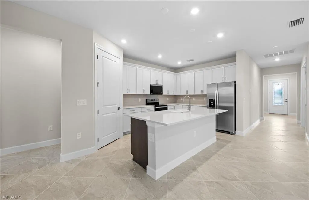 3056 Weston Manor DR, Alva, FL 33920,225028857