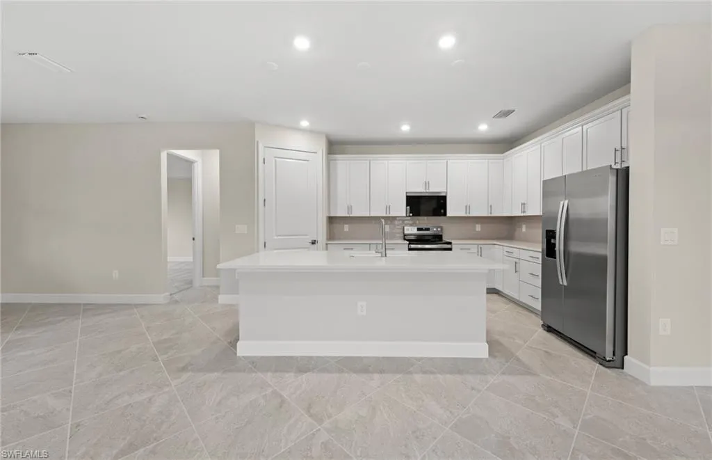 3056 Weston Manor DR, Alva, FL 33920,225028857