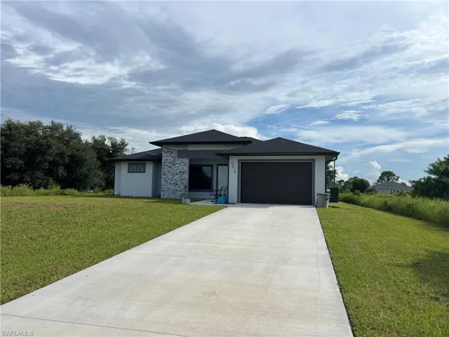 Built in 2023 Open Split Floorplan -Oversized Lot