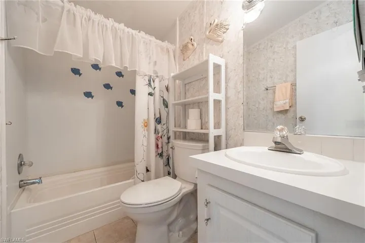 370 Nicklaus Blvd, North Fort Myers, Florida 33903