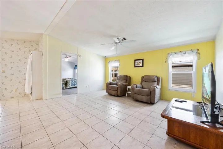 370 Nicklaus Blvd, North Fort Myers, Florida 33903