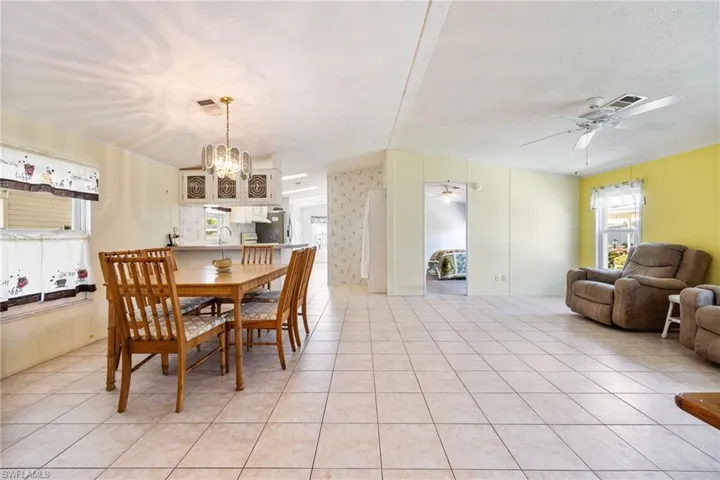 370 Nicklaus Blvd, North Fort Myers, Florida 33903
