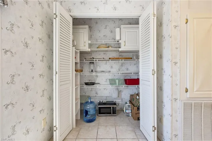 370 Nicklaus Blvd, North Fort Myers, Florida 33903