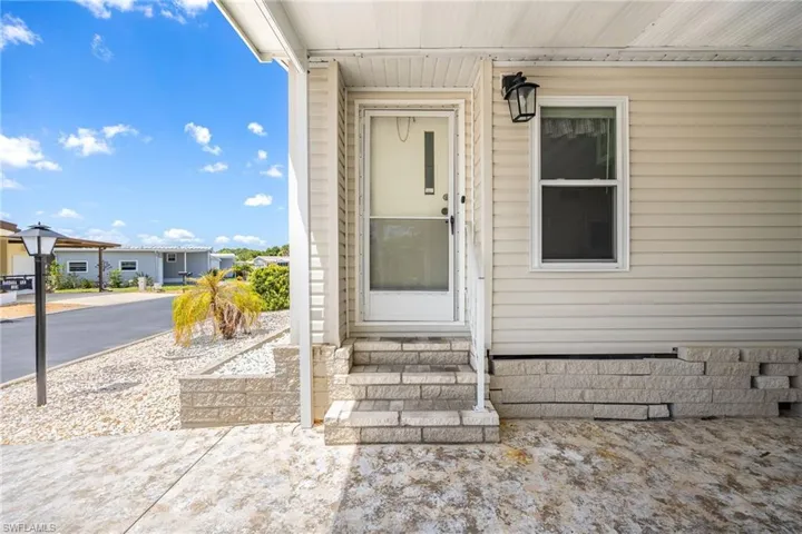370 Nicklaus Blvd, North Fort Myers, Florida 33903