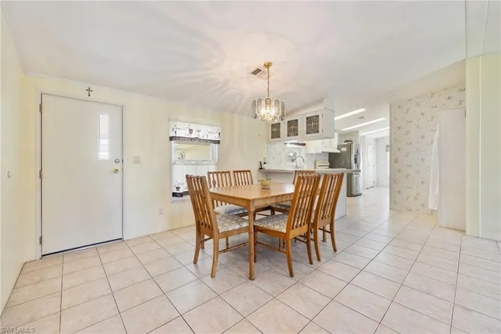 370 Nicklaus Blvd, North Fort Myers, Florida 33903