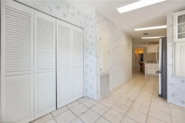 370 Nicklaus Blvd, North Fort Myers, Florida 33903