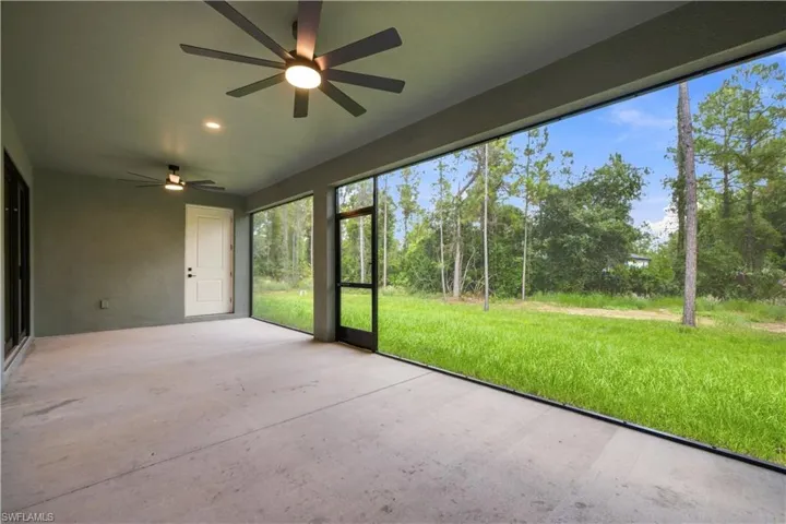 Screened in back lanai