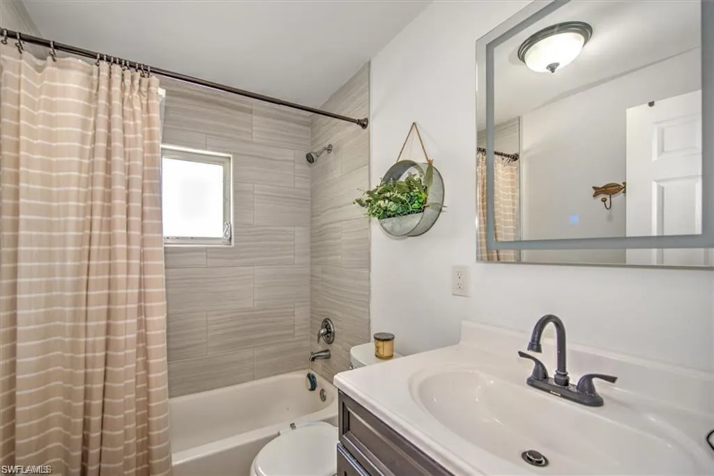532 Se 36th St, Cape Coral, Florida 33904, 3 Bedrooms Bedrooms, ,3 BathroomsBathrooms,Residential,For Sale,36th,225063440