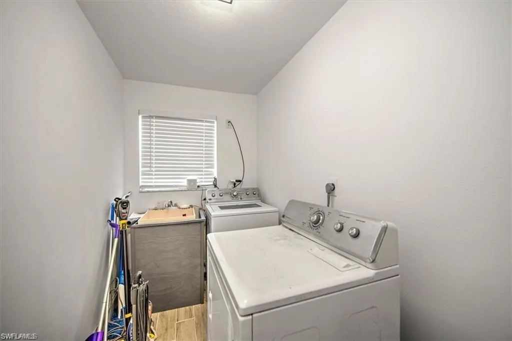 532 Se 36th St, Cape Coral, Florida 33904, 3 Bedrooms Bedrooms, ,3 BathroomsBathrooms,Residential,For Sale,36th,225063440