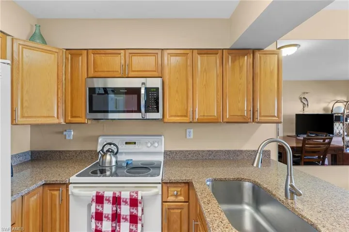 3324  Olympic  DR, Naples, FL 34105
