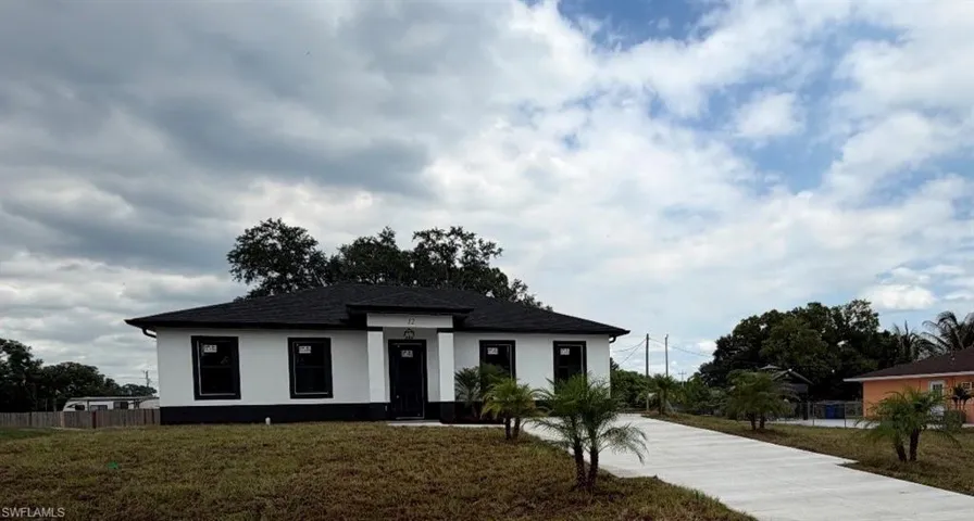 12 Calvin Ave, Lehigh Acres, Florida 33936