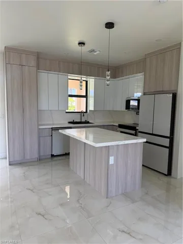 124 Se 2nd Ave, Cape Coral, Florida 33990