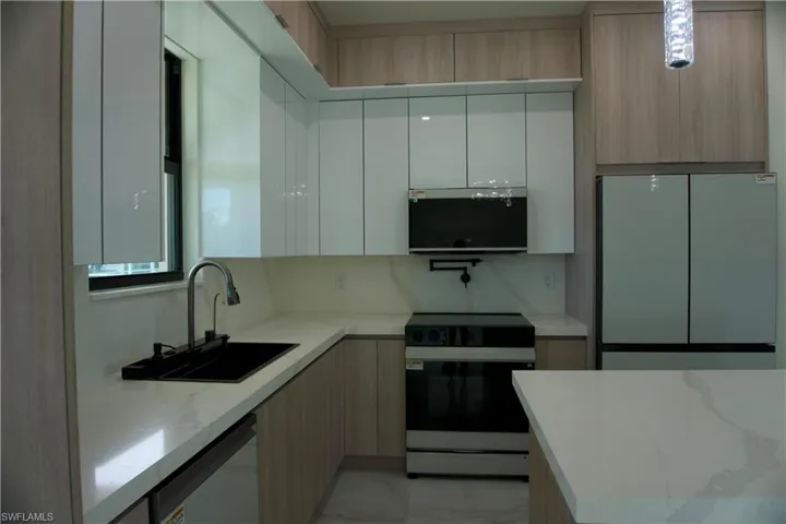 124 Se 2nd Ave, Cape Coral, Florida 33990