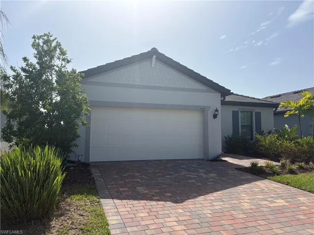3929 Hampton Cir, Alva, Florida 33920