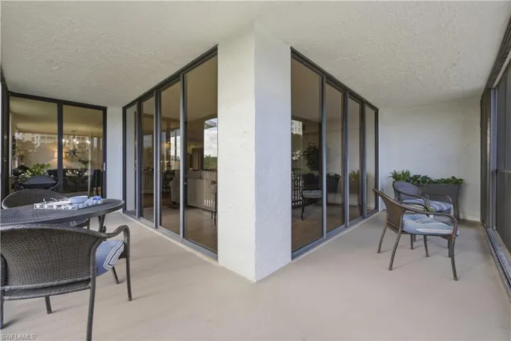 Wrap Around Lanai