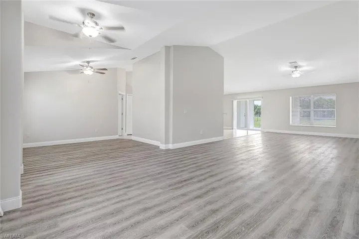 4490 10th St Ne, Naples, Florida 34120