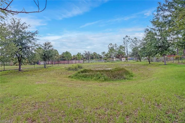 4490 10th St Ne, Naples, Florida 34120