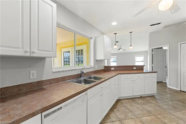 2021 Nw Juanita Pl, Cape Coral, Florida 33993
