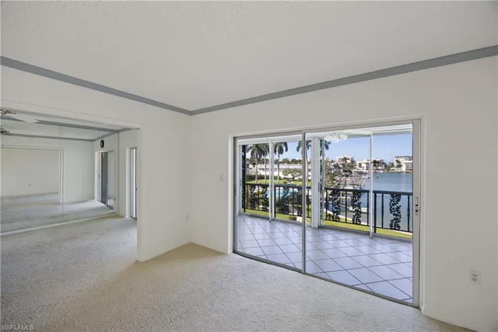 Living access to Lanai