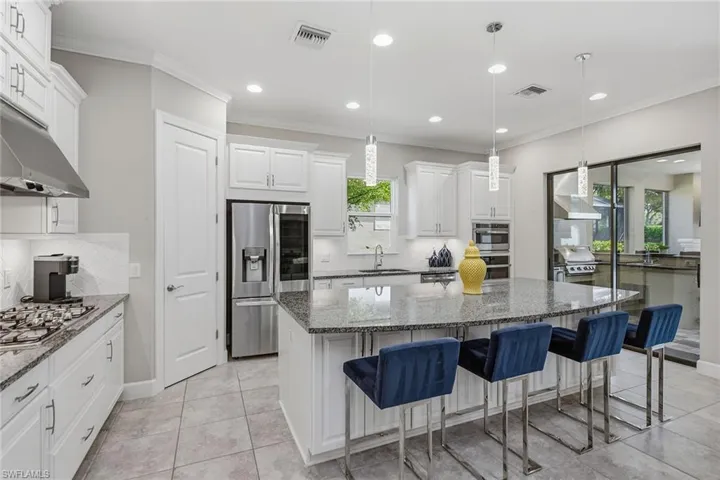 9630 Campanile Cir, Naples, Florida 34114