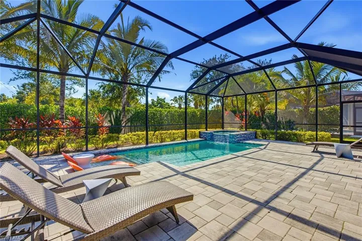 9630 Campanile Cir, Naples, Florida 34114