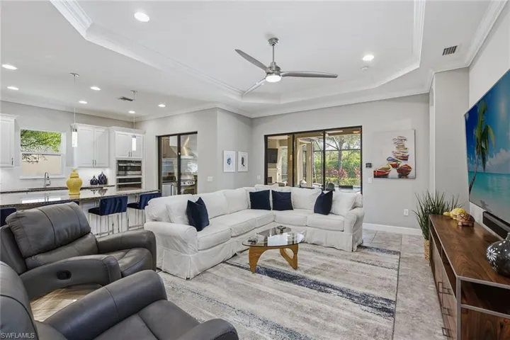 9630 Campanile Cir, Naples, Florida 34114