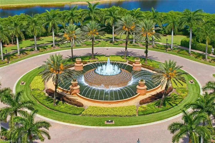 9630 Campanile Cir, Naples, Florida 34114