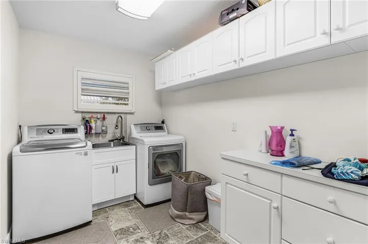 2607 SE 23rd  AVE, Cape Coral, FL 33904