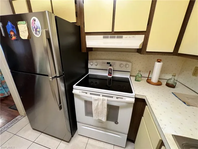 13151  Kings Point  DR, Fort Myers, FL 33919
