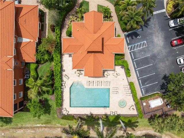 6414  Legacy  CIR, Naples, FL 34113