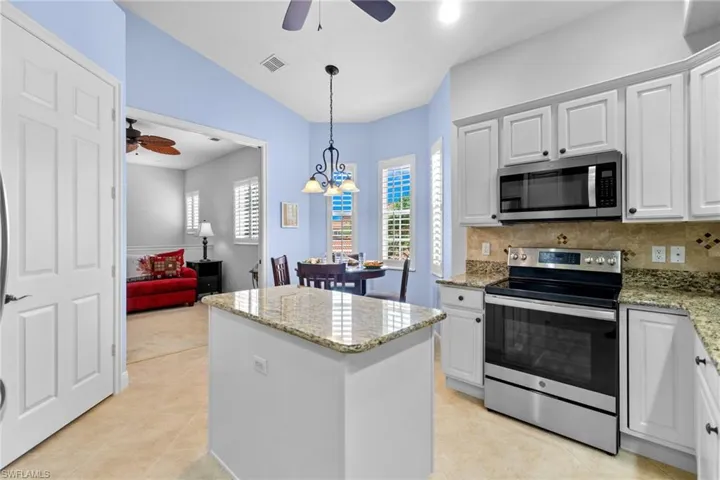 6414  Legacy  CIR, Naples, FL 34113
