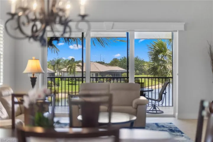 6414  Legacy  CIR, Naples, FL 34113